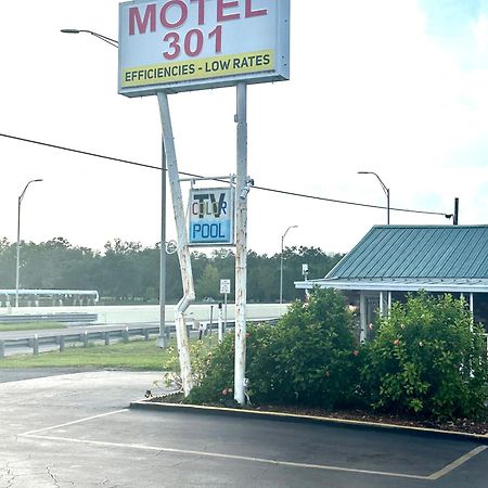 Motel 301 Orient Park Exterior photo